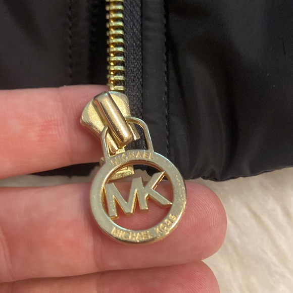 MICHAEL KORS Women’s Vest size 1X  zipper front gold length 28” bust 46” black - Picture 12 of 12